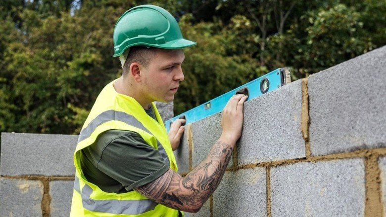 İngiltere ekonomisi koronavirüsten önceki büyüme seviyesine ulaştı