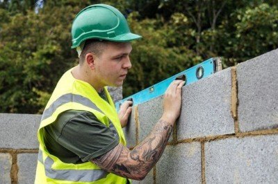 İngiltere ekonomisi koronavirüsten önceki büyüme seviyesine ulaştı