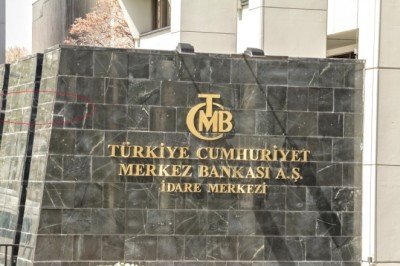 Kur dönüşümünde bankalara komisyon ertelemesi