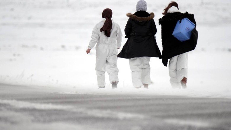 Sağlık ekipleri eksi 20 sıcaklığa rağmen aşı mesaisinde