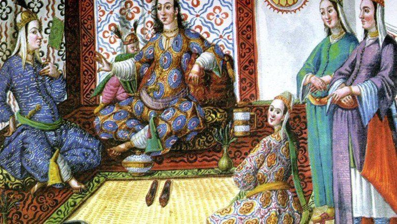 Avrupa tarihinde "dinsizlik" ve "ahlaksızlaşma" olarak kabul edilen akım: Türk modası