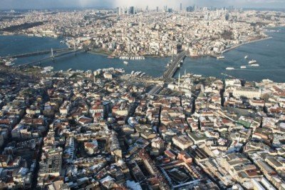 Beyaz örtü İstanbul'u süsledi