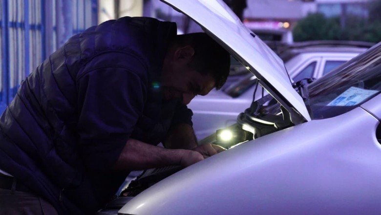 Bu otomobilin kaputu açılmıyor