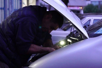 Bu otomobilin kaputu açılmıyor