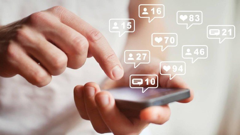 Türkiye, günün 8 saatini internette geçiriyor