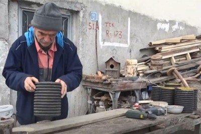 2 yıldır kuşlar için yuva yapıyor: Yeter ki onlar üşümesin...