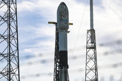 Türksat 5B'nin yörünge yolculuğu sürüyor