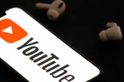YouTube: Russia Today ve Sputnik bağlantılı hesapları engelleyeceğiz