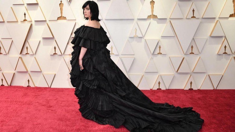 Billie Eilish, Oscar Ödül Töreni'nin "en kötü giyineni" seçilmesine klozetten tepki gösterdi