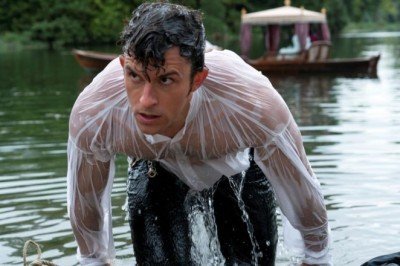 Bridgerton'ın dizi sorumlusu 2. sezonda neden daha az seks sahnesi olduğunu açıkladı