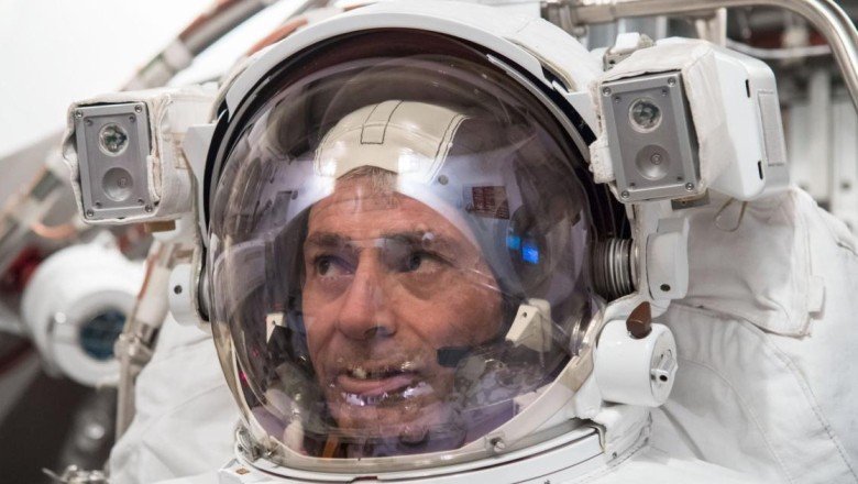 Rekor kıran NASA astronotu Dünya'ya, iki kozmonotla birlikte ve Rus uzay aracında dönüyor