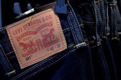 Levi's, Rusya'da kot satmayı bıraktığını ve Ukraynalı mültecilere 300 bin dolar bağışlayacağını duyurdu
