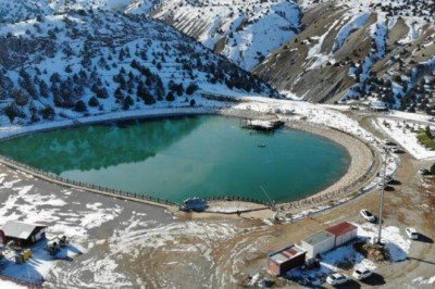 Ardıçlı Gölü'nde mest eden kış manzarası