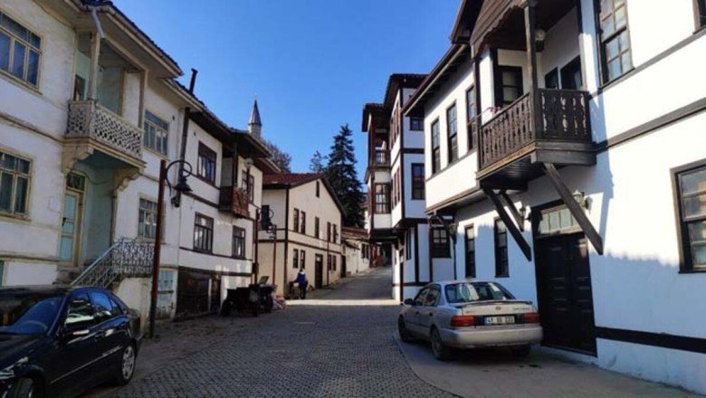 Bu evler görenleri tarihi yolculuğa çıkarıyor