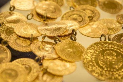 Dikkatler altın ve petrolde