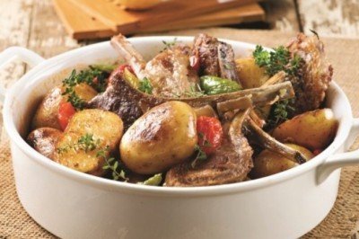 Fırında taze patatesli pirzola