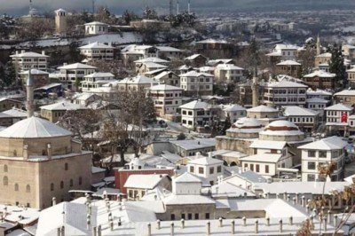 Safranbolu'nun tarihi konakları beyaza büründü!