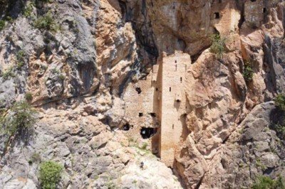 'Torosların Sümelası' olarak tabir edilen Sin Manastırı, keşfedilmeyi bekliyor