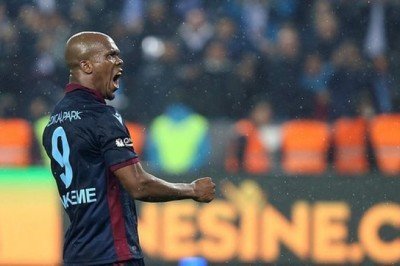 Trabzonspor’un yıldızı Nwakaeme rekor peşinde! En golcü sezonu için…