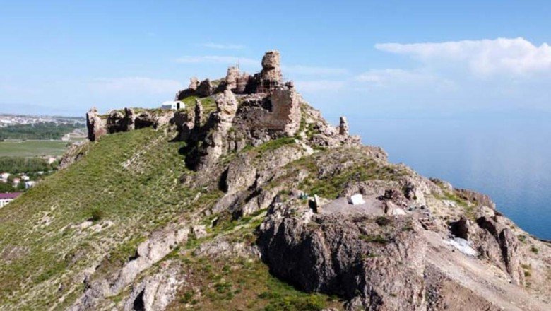 Van Gölü'nün eşsiz manzarasına sahip Urartu Kalesi restore ediliyor
