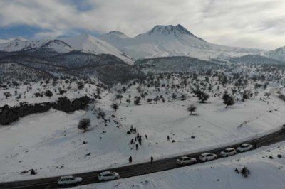 Yazın doğasıyla, kışın da beyaz örtüsüyle hayran bırakıyor
