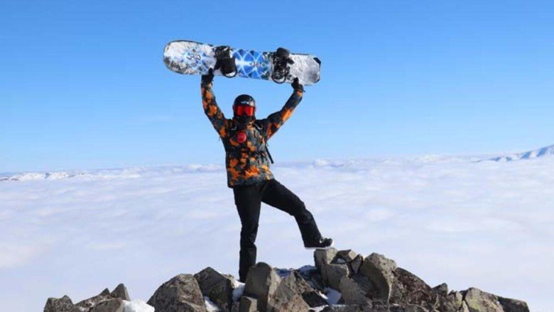 Yıldız Dağı zirvesinde bulutlar üzerinde kayak