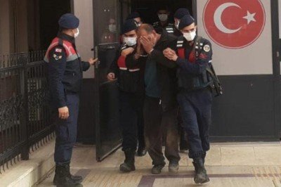 Boşanmak isteyen eşini pompalı tüfekle öldürdü