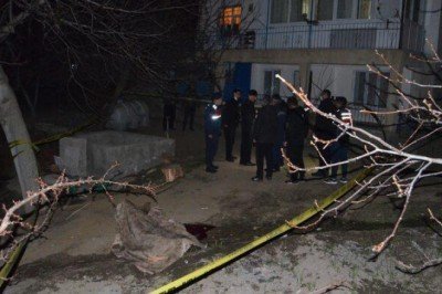 Kan donduran olay! Annesini ve ağabeyini öldürüp mezarlıkta intihar etti