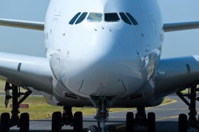 Patates kızartması gibi kokuyor! Yolcu uçağını yemeklik yağ ile uçurdular