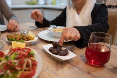 Ramazan'da göğüste ağrılı yanma ve kabızlığa dikkat! Önlem almak için...