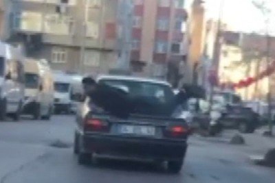 Yer: Bağcılar! Bagaj kapağında akılalmaz yolculuk kamerada