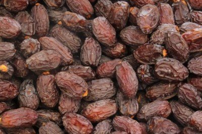 Ramazanda susuz kalan cildinizi hurma ile parlatın