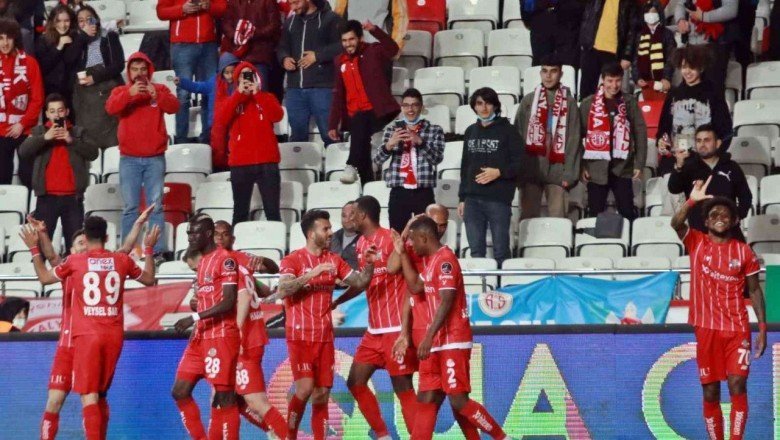 Antalya'da farklı gece: Antalyaspor: 4 - Hatayspor: 1