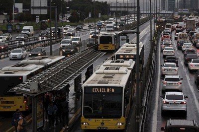 İstanbul'da toplu ulaşıma beklenen zam geldi