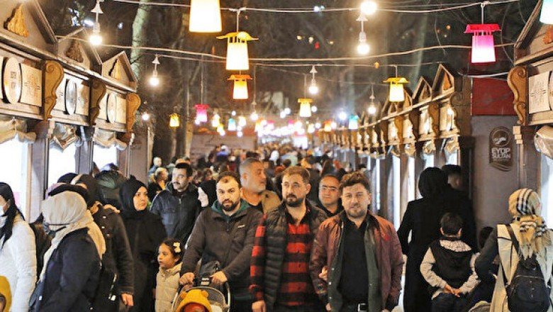 Eyüpsultan kitap fuarına yoğun ilgi