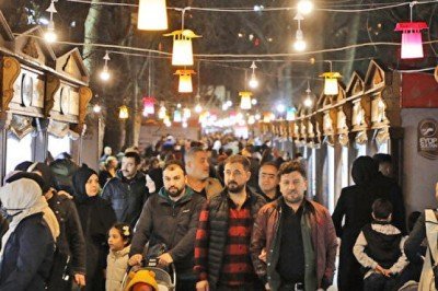 Eyüpsultan kitap fuarına yoğun ilgi