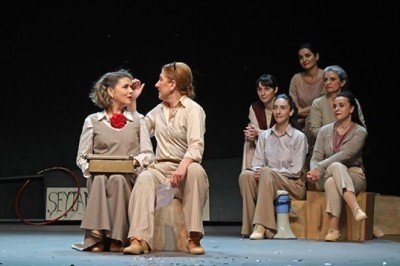 İBB Şehir Tiyatroları, 10 oyunla seyirci karşısında!