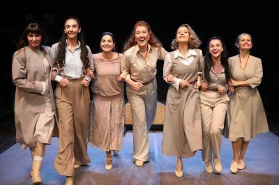 İBB Şehir Tiyatroları 13 oyunla seyirci karşısında