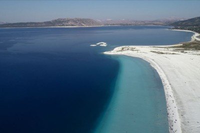 Salda Gölü'nde mikrobiyal türler keşfedildi; araştırmanın sonuçları NASA’nın veri bankasında olacak