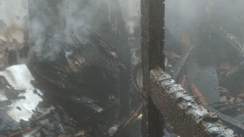 Yangında bir ev kullanılamaz hale geldi