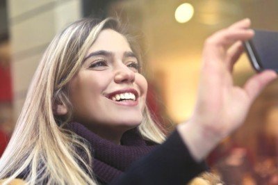 Akıllı telefon kullanımını azaltmak insanlarda kaygı seviyesini azaltıyor!