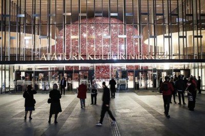 Atatürk Kültür Merkezi yeni heykelini arıyor