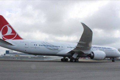 THY uçağında korku dolu anlar! Acil iniş yaptı: Yıldırım düştü