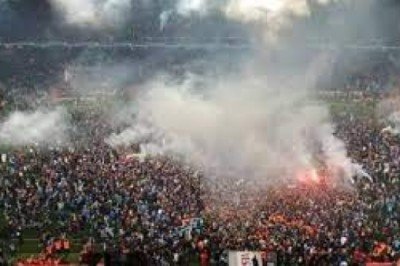 Trabzonsporlu taraftarlar, Antalyaspor kalecisini darp etti