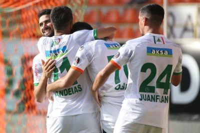 Alanyaspor konuk ettiği Yeni Malatyaspor'u devirdi! Avrupa iddiası devam etti