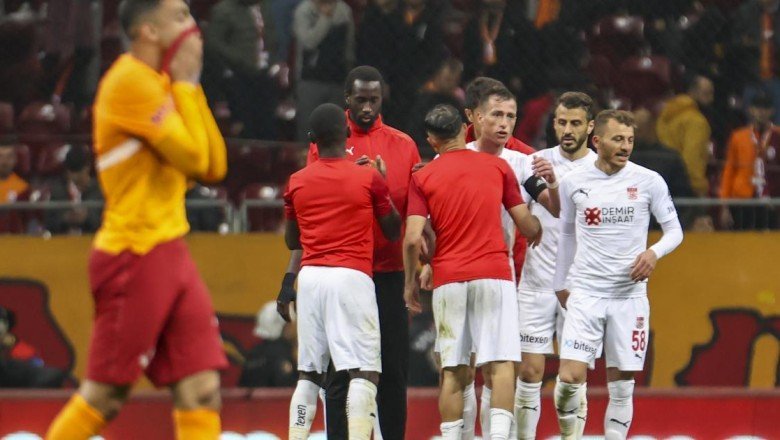 Galatasaray sahasında kaybetti: Sivasspor ilkleri yaşadı