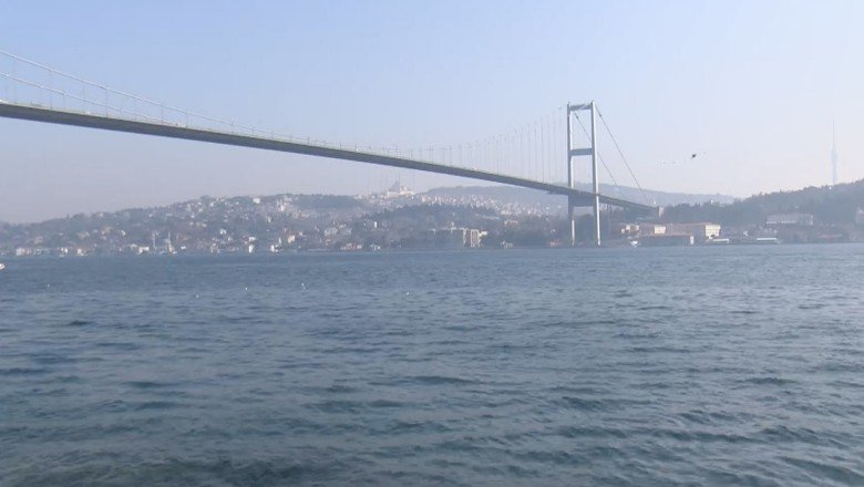 İstanbul boğazında fotoğraf çekerken denize düştü bir anda kayboldu!