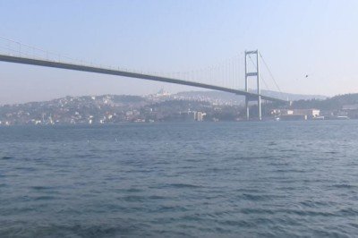 İstanbul boğazında fotoğraf çekerken denize düştü bir anda kayboldu!