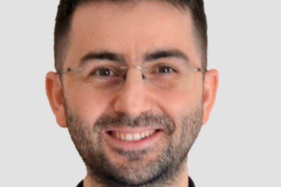 Yaşadığımız hayat ve şakayık çiçekleri kime ait?