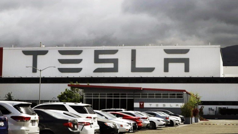 Tesla, Şangay'da üretimini durdurdu